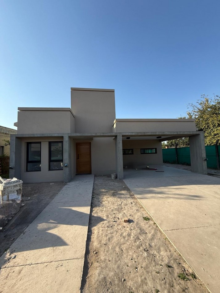 CASA A ESTRENAR EN BARRIO PRIVADO DIVISADERO