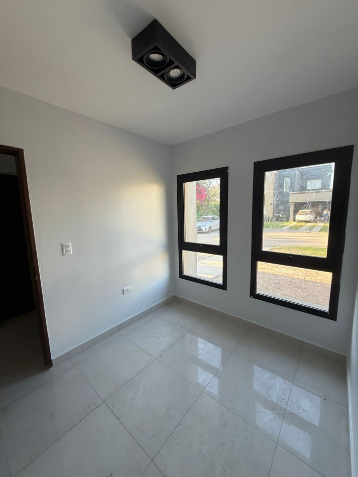 CASA A ESTRENAR EN BARRIO PRIVADO DIVISADERO