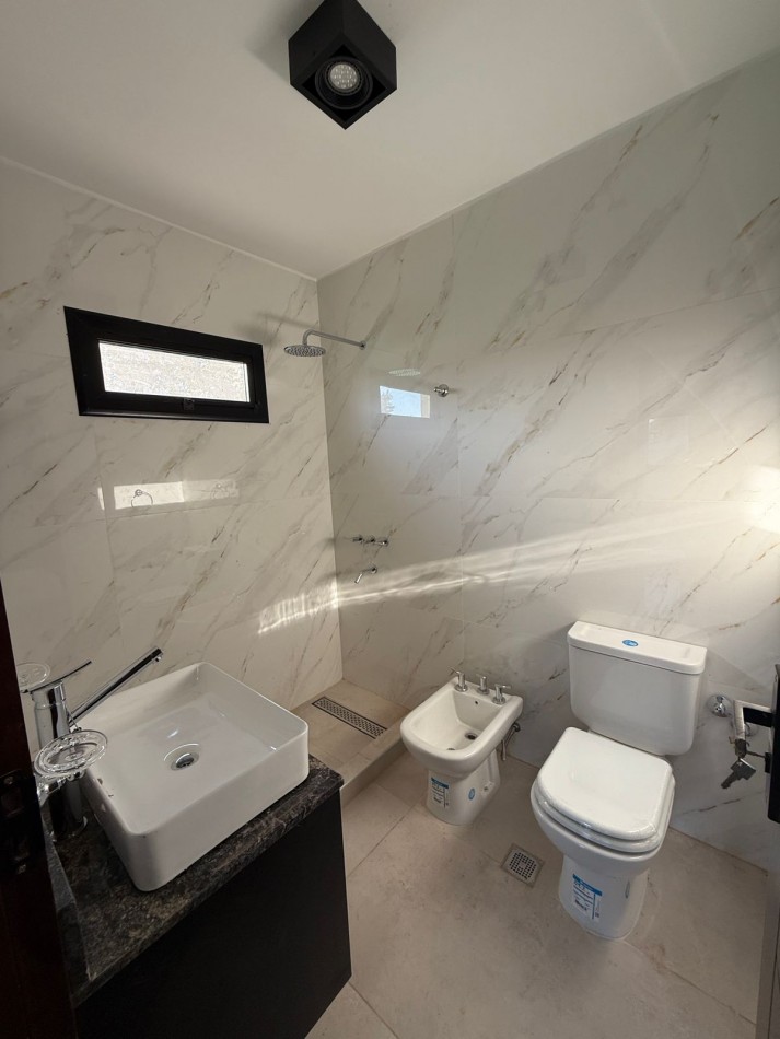 CASA A ESTRENAR EN BARRIO PRIVADO DIVISADERO