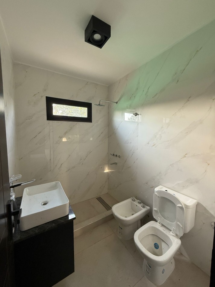 CASA A ESTRENAR EN BARRIO PRIVADO DIVISADERO