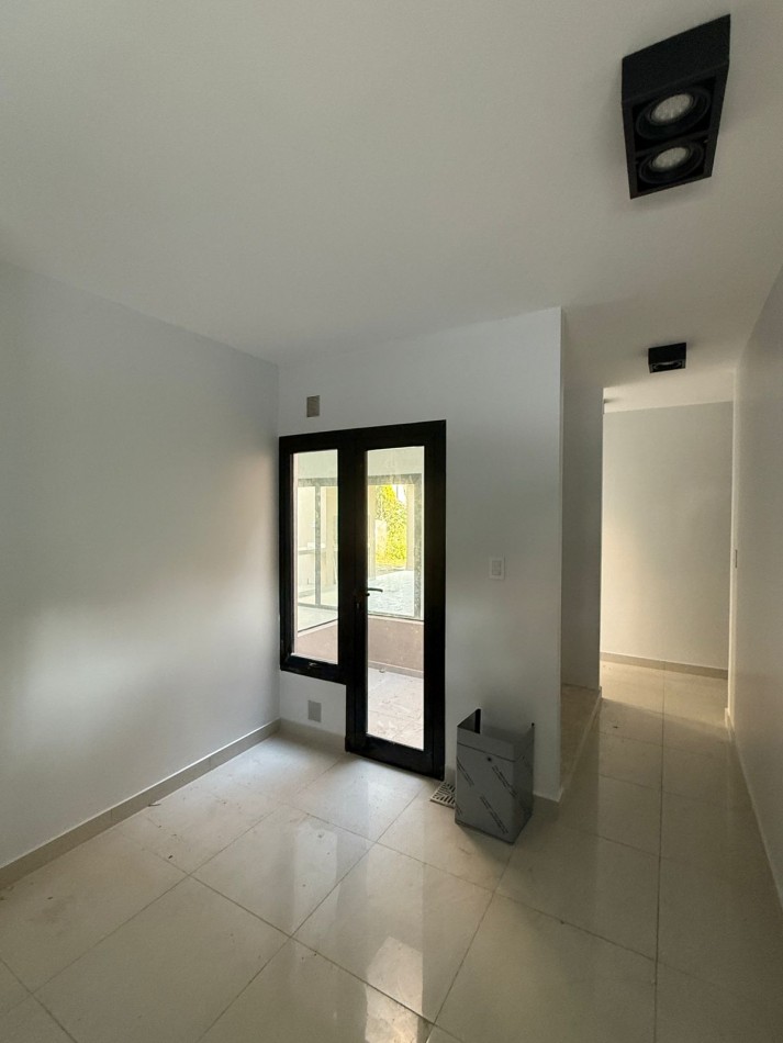 CASA A ESTRENAR EN BARRIO PRIVADO DIVISADERO