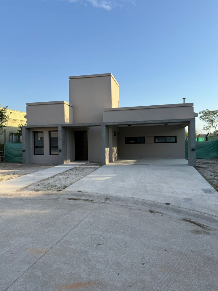 CASA A ESTRENAR EN BARRIO PRIVADO DIVISADERO