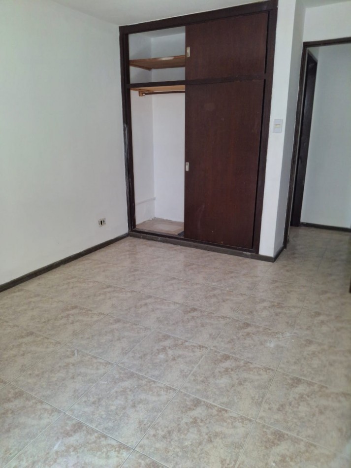 DEPTO 2 DORM CON PATIO EN ZONA CENTRICA