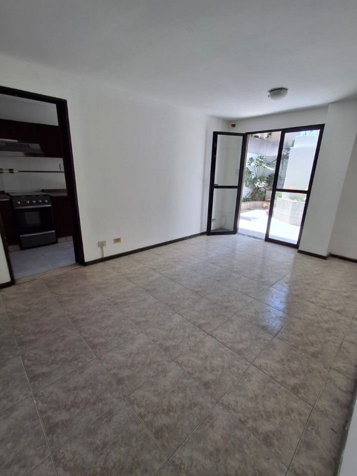 DEPTO 2 DORM CON PATIO EN ZONA CENTRICA