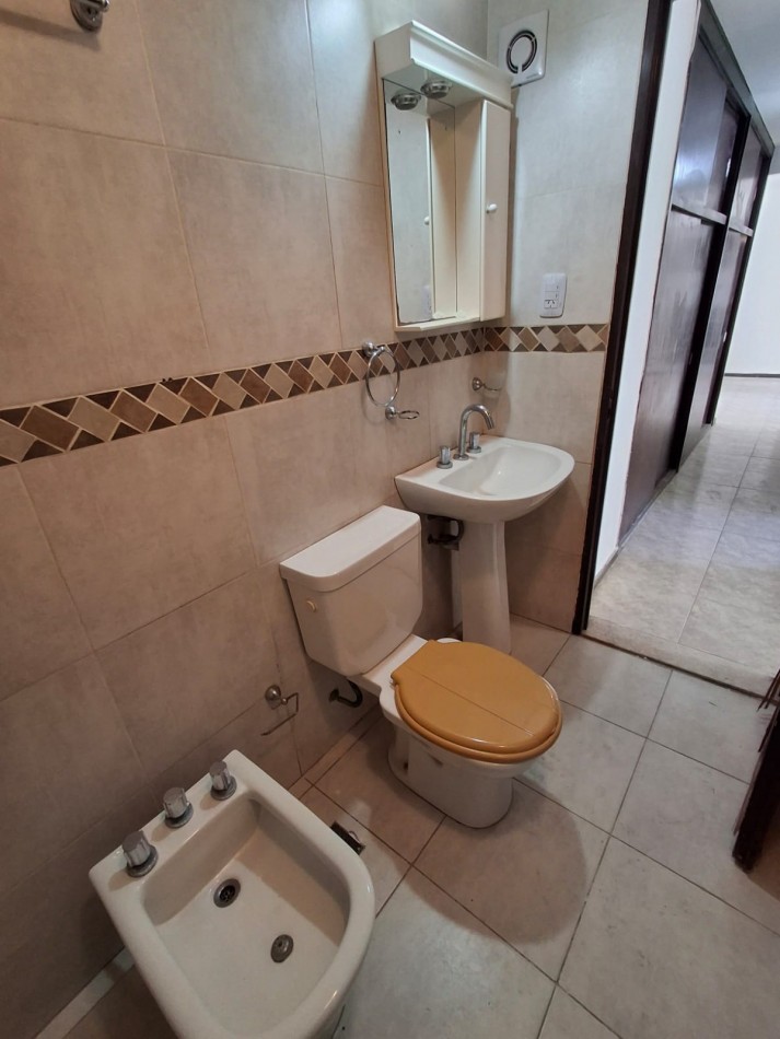 DEPTO 2 DORM CON PATIO EN ZONA CENTRICA