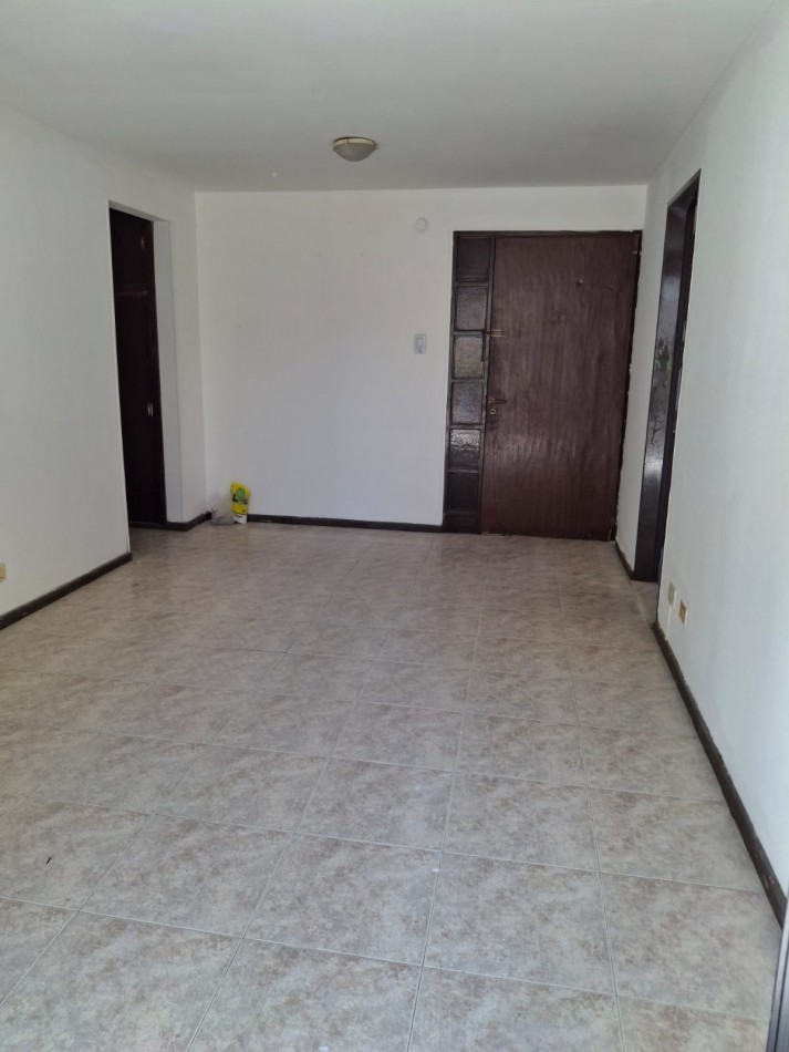 DEPTO 2 DORM CON PATIO EN ZONA CENTRICA