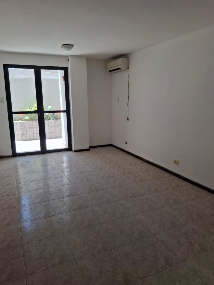 DEPTO 2 DORM CON PATIO EN ZONA CENTRICA