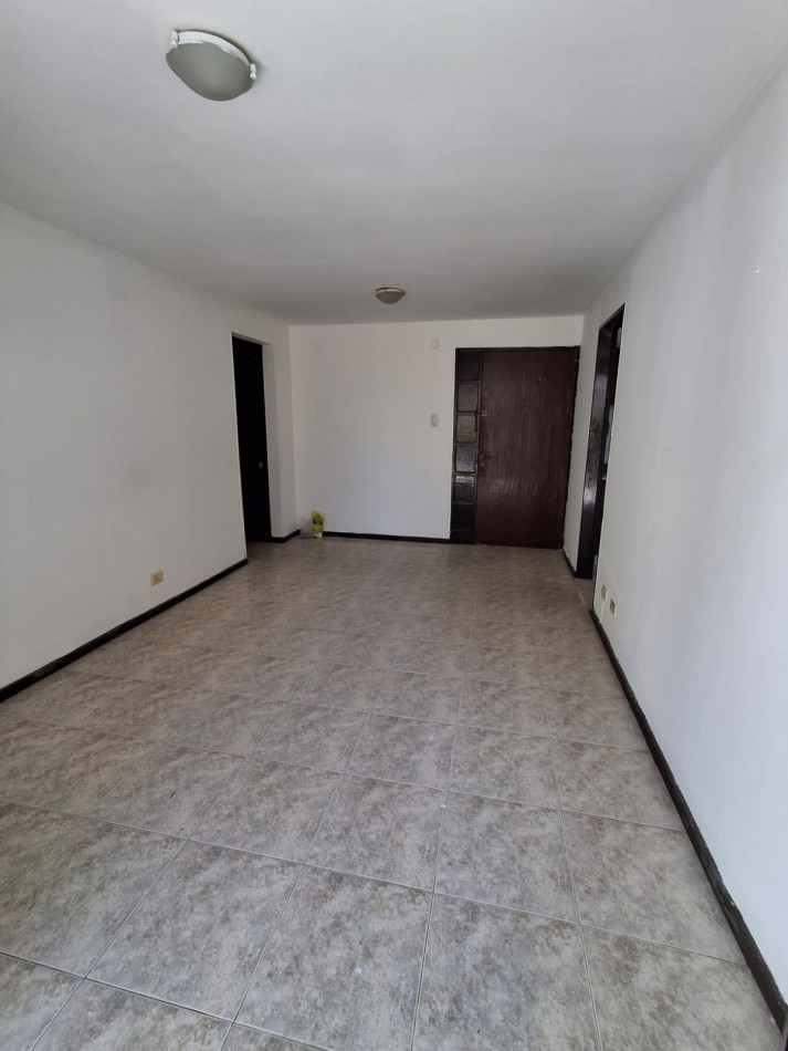 DEPTO 2 DORM CON PATIO EN ZONA CENTRICA