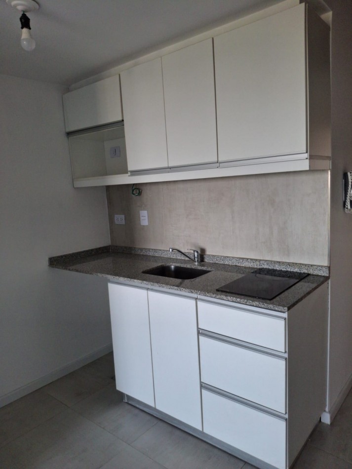 MONOAMBIENTE EN BARRIO SUR