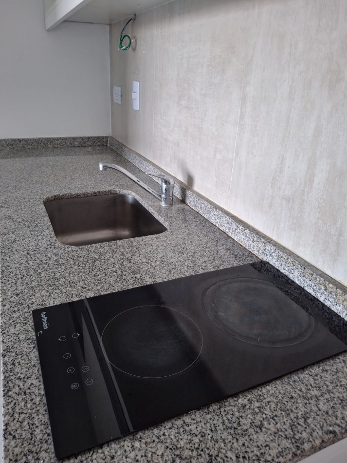 MONOAMBIENTE EN BARRIO SUR