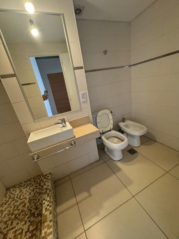 MODERNO DEPARTAMENTO EN LA MEJOR ZONA DE BARRIO SUR