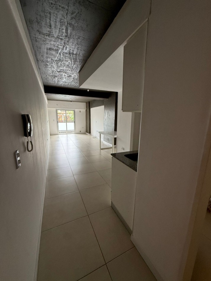 Amplio Monoambiente en Barrio Sur