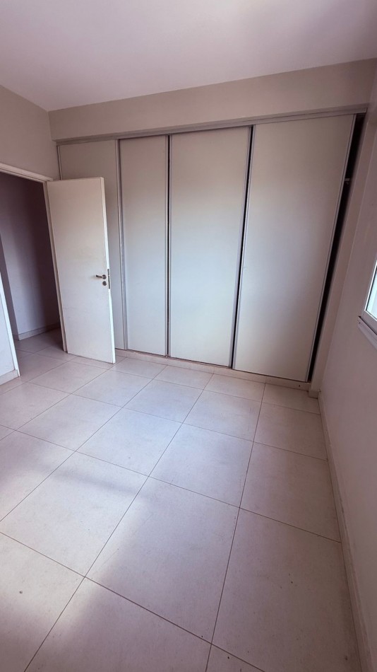 SEMIPISO 2 DORM + COCHERA EN VENTA EN BARRIO SUR