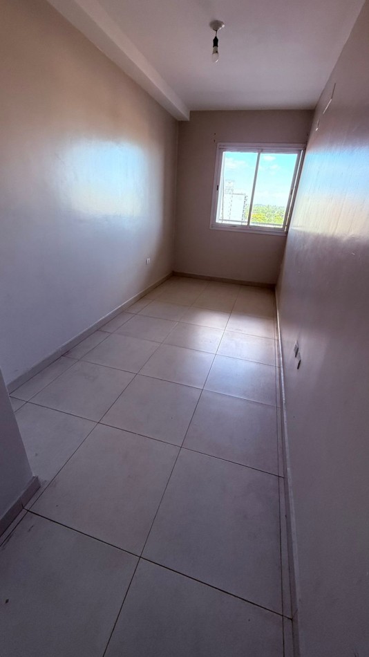 SEMIPISO 2 DORM + COCHERA EN VENTA EN BARRIO SUR