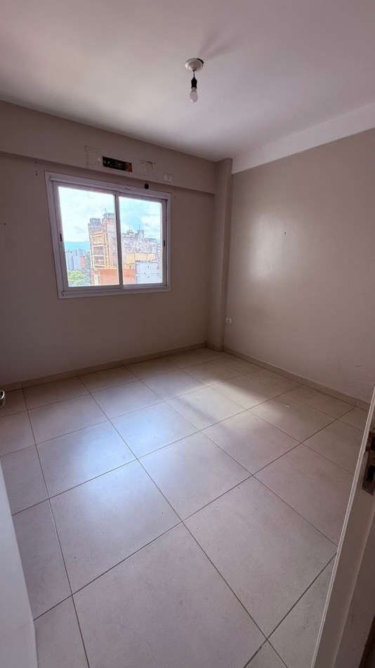 SEMIPISO 2 DORM + COCHERA EN VENTA EN BARRIO SUR