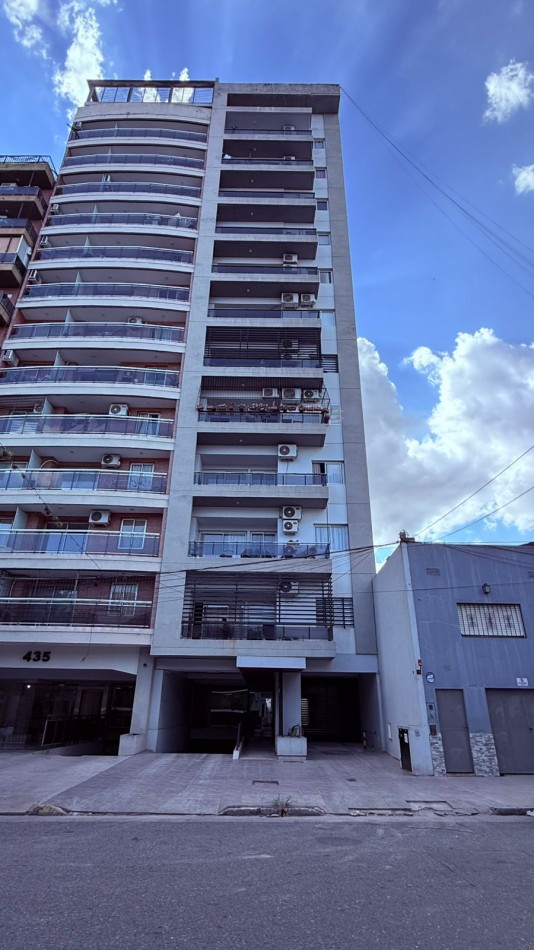 SEMIPISO 2 DORM + COCHERA EN VENTA EN BARRIO SUR