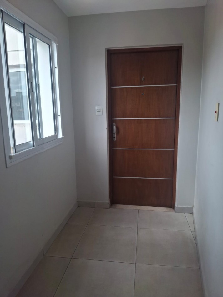 SEMIPISO 2 DORM + COCHERA EN VENTA EN BARRIO SUR