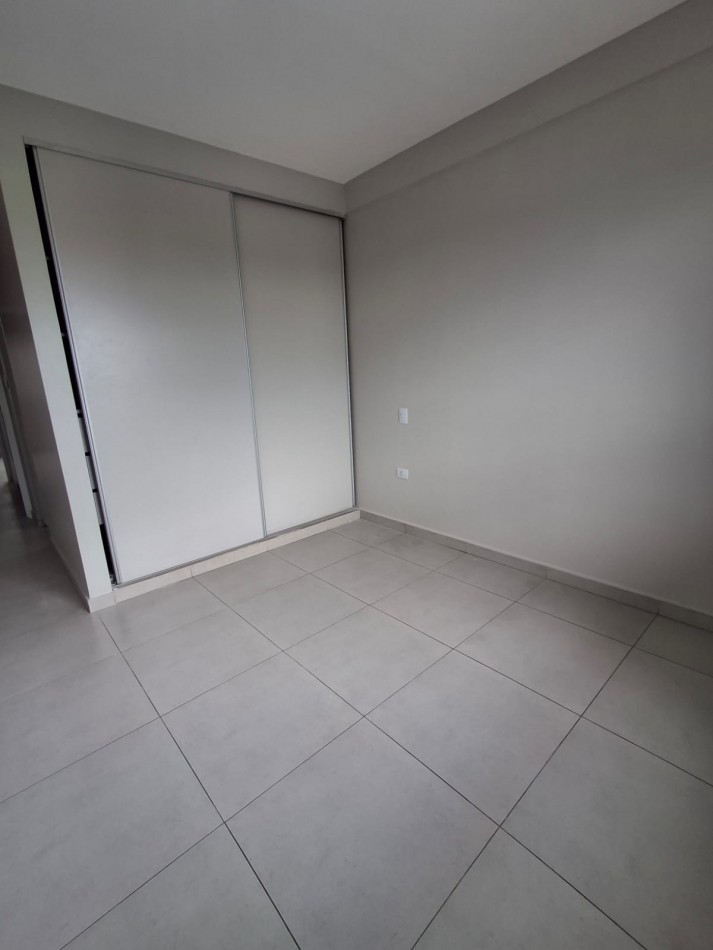 SEMIPISO 2 DORM + COCHERA EN VENTA EN BARRIO SUR