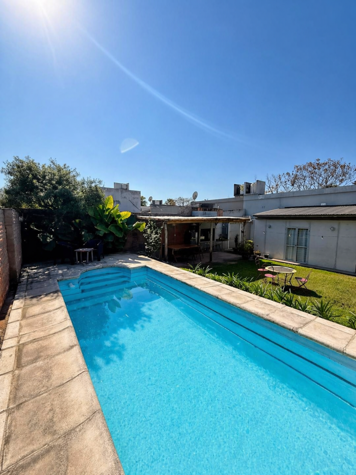 CASA EN BARRIO ODONTOLOGICO