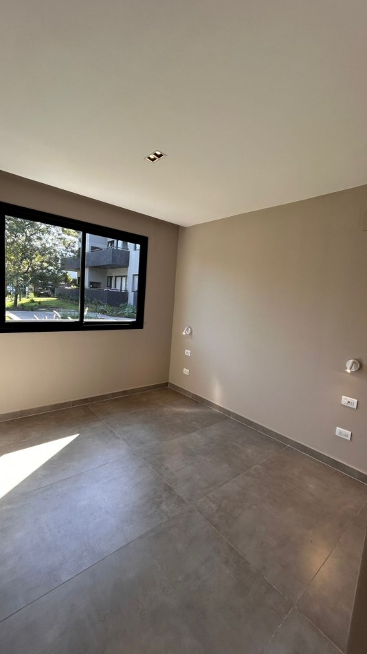Departamento 2 dormitorios a metros de Av. Peron