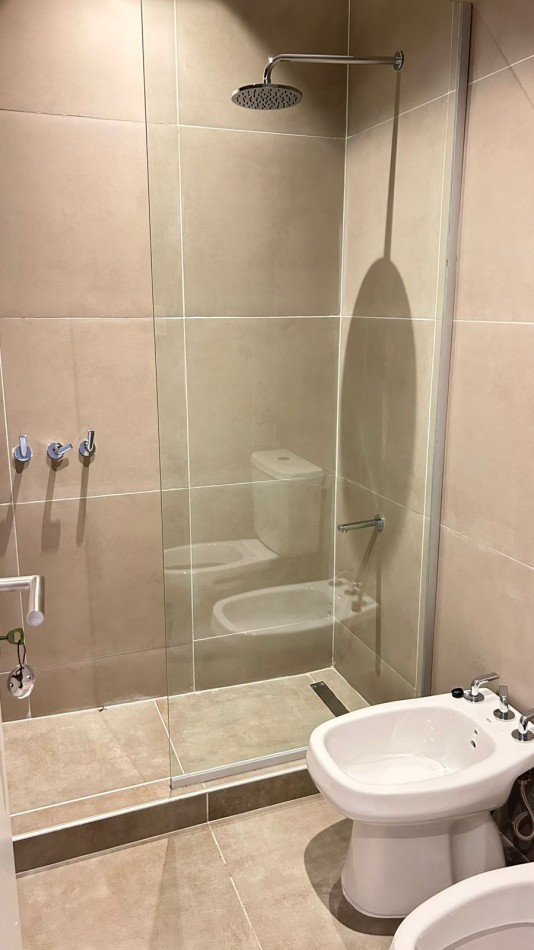 Departamento 2 dormitorios a metros de Av. Peron