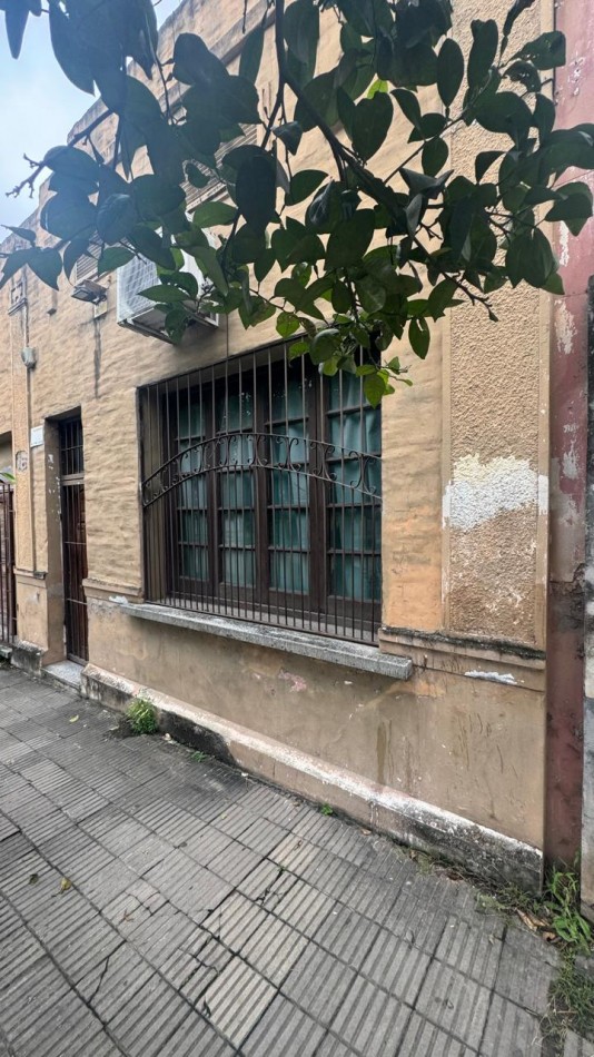 CASA + 3 PISOS DE DEPTOS EN OBRA - TAFI VIEJO