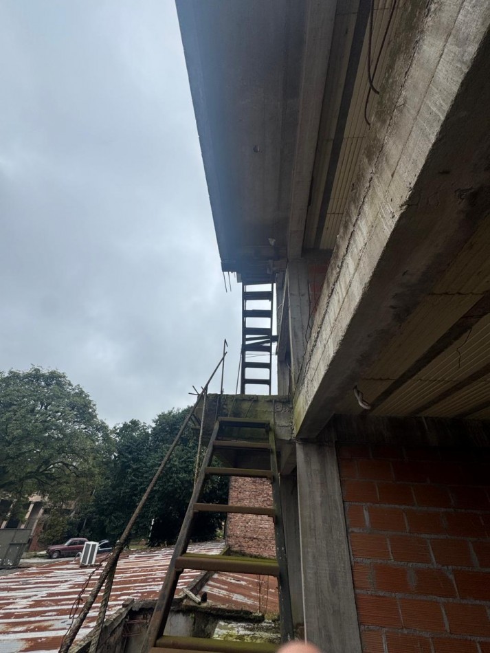 CASA + 3 PISOS DE DEPTOS EN OBRA - TAFI VIEJO