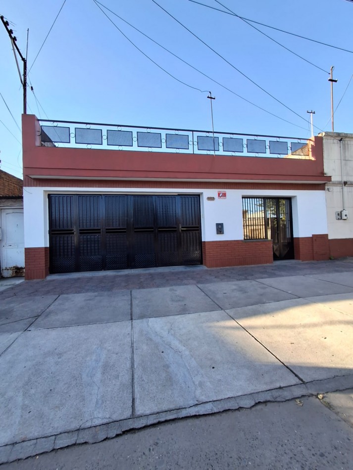 CASA EN CALLE LAS PIEDRAS AL 2300