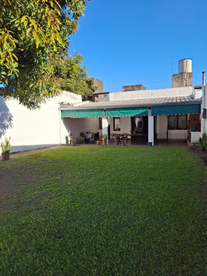 CASA EN CALLE LAS PIEDRAS AL 2300