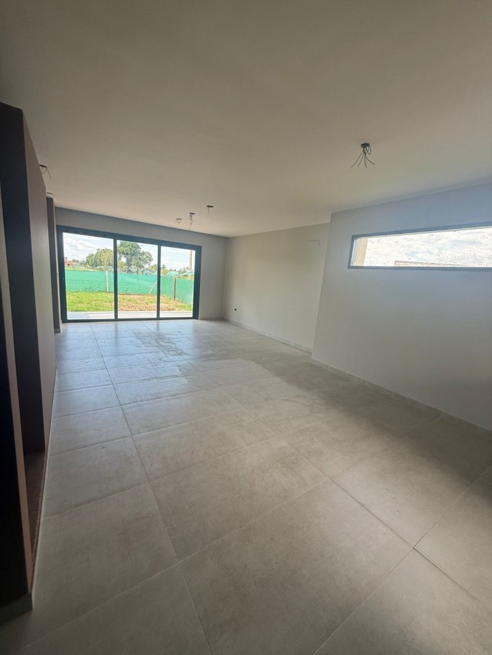 CASA A ESTRENAR EN COUNTRY LAS CAÑAS