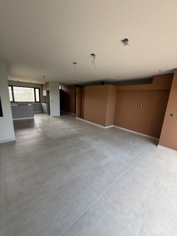 CASA A ESTRENAR EN COUNTRY LAS CAÑAS